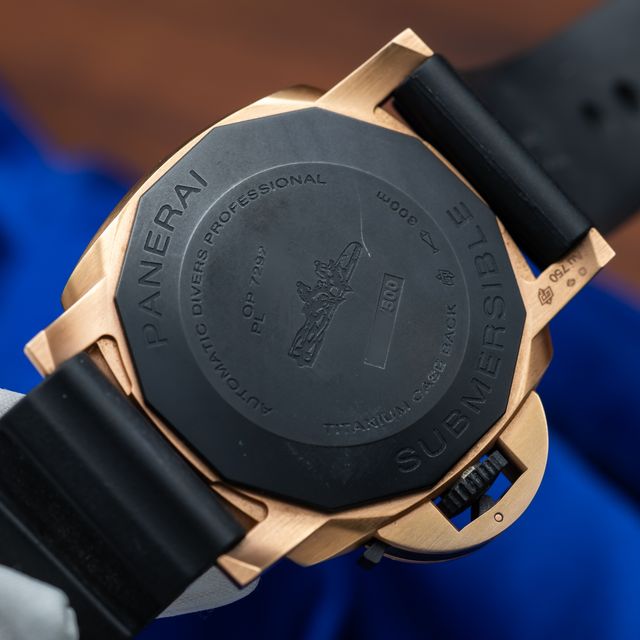 Panerai Submersible QuarantaQuattro PAM01070 Image 4